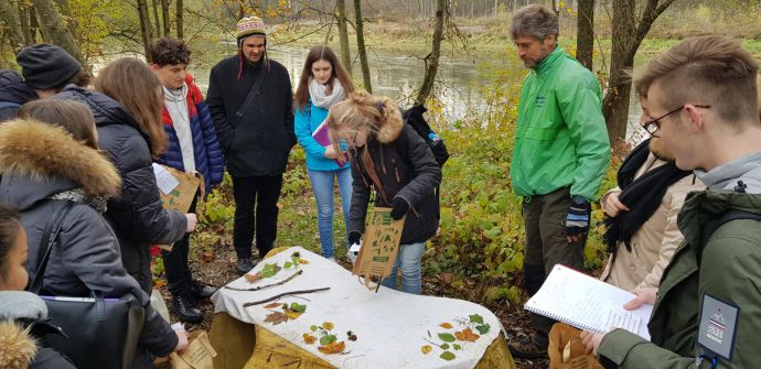 P–Seminar „Biotop“ im Auwald P–Seminar „Biotop“ im Auwald