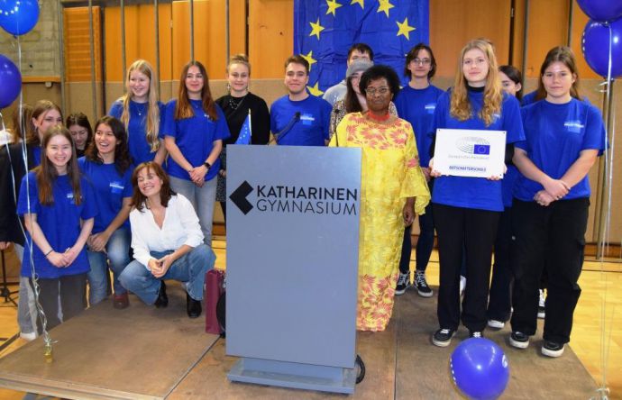 Unsere stolzen JuniorbotschafterInnen Unsere stolzen JuniorbotschafterInnen