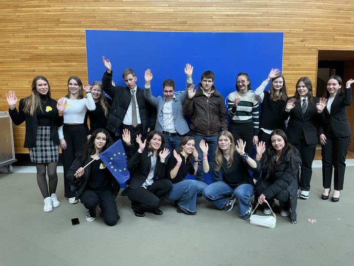 Unsere JuniorbotschafterInnen in Strasbourg Unsere JuniorbotschafterInnen in Strasbourg