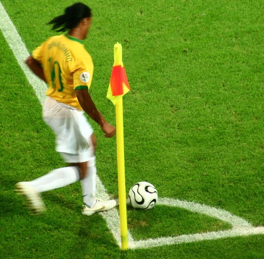 http://commons.wikimedia.org/wiki/Image:Ronaldinho_corner_brazil.jpg